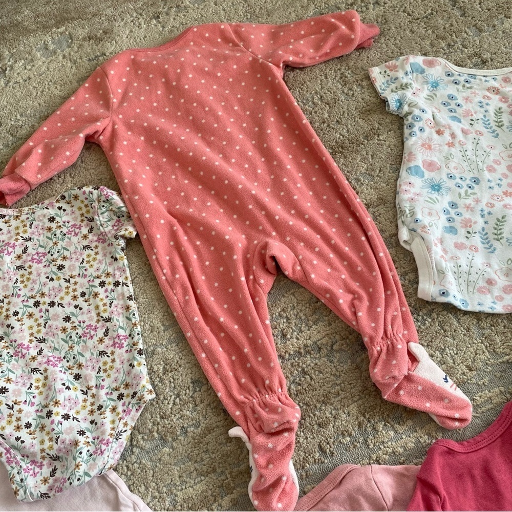 Gerber/Honest Baby/Carter’s 3-6 months Baby Girl Bundle of Onesies Footsie - Picture 8 of 9